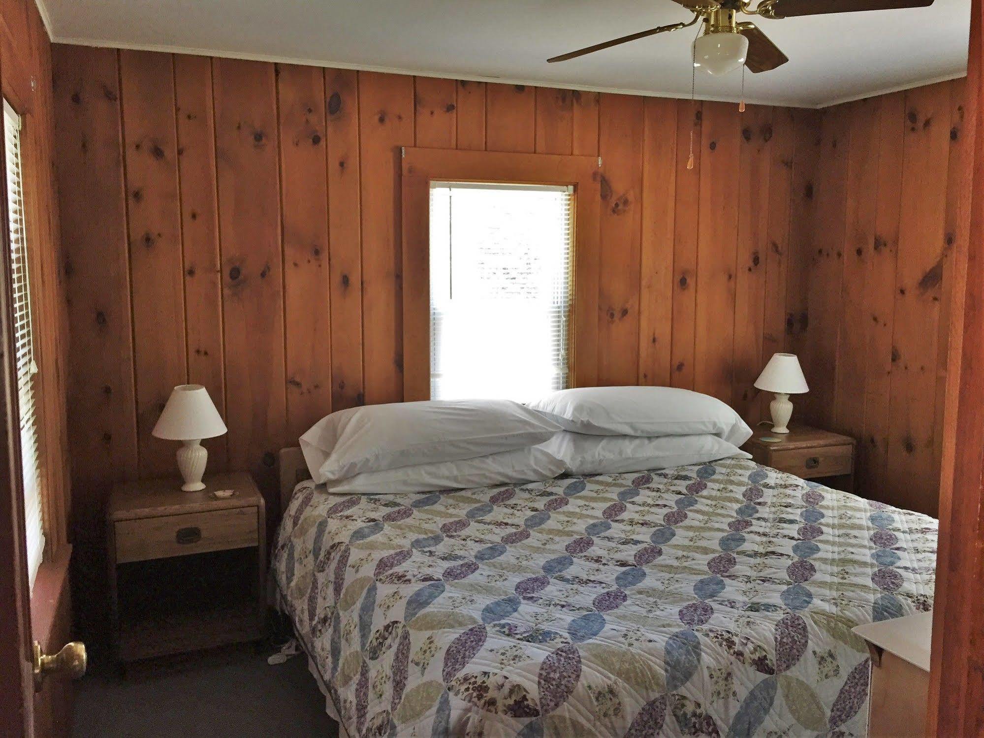 Pine Valley Cabins Thornton Екстер'єр фото